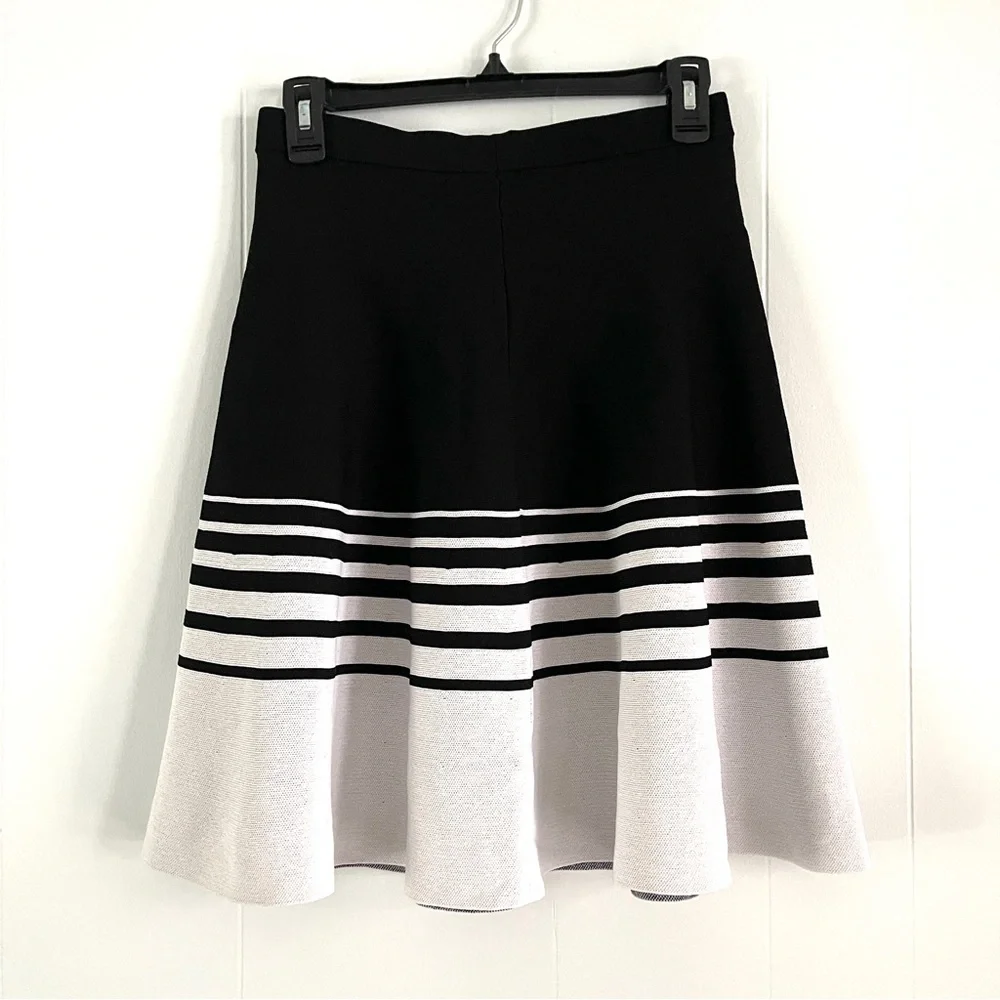 SAKS FIFTH AVENUE Knit Striped Flare Skirt Womens S Black White Classic Preppy